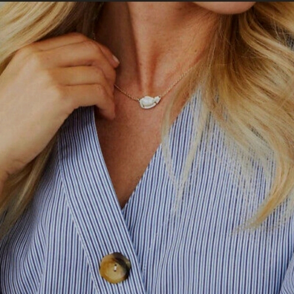 Kendra Scott Tansy Pendant Necklace Yellow Gold Plated Ivory Mother-of-Pearl💛 - Picture 11 of 11